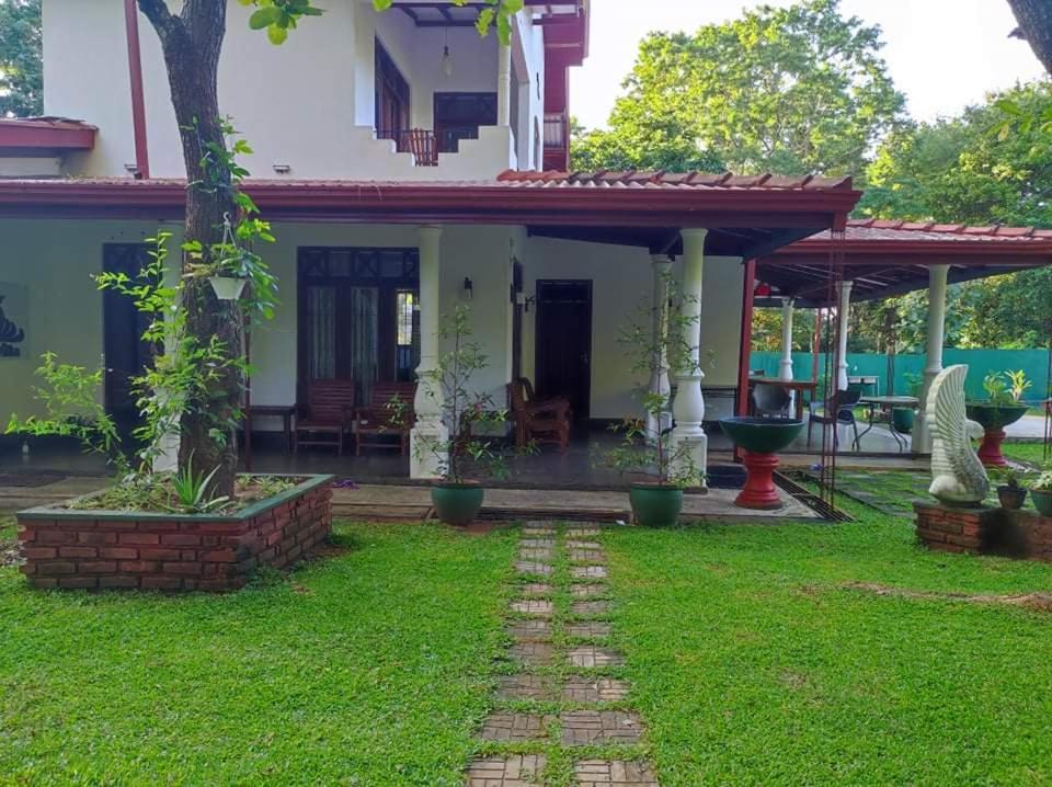 Visu Villa Habarana Esterno foto